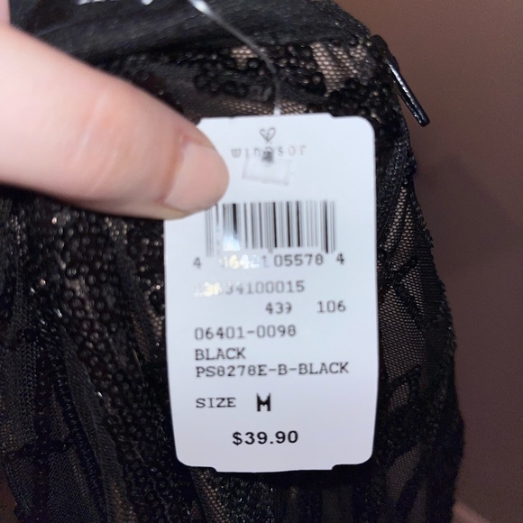 NWT Windsor sequin skirt knee length - Picture 3 of 5